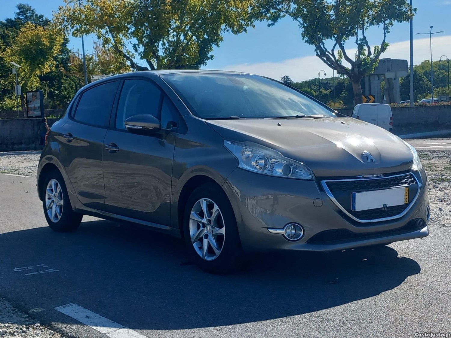 Peugeot 208 1.2 c/ revisao — photo 2