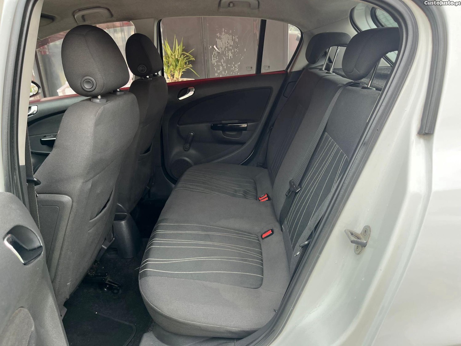 Opel Corsa 1.3 CDTI — fotografia 10