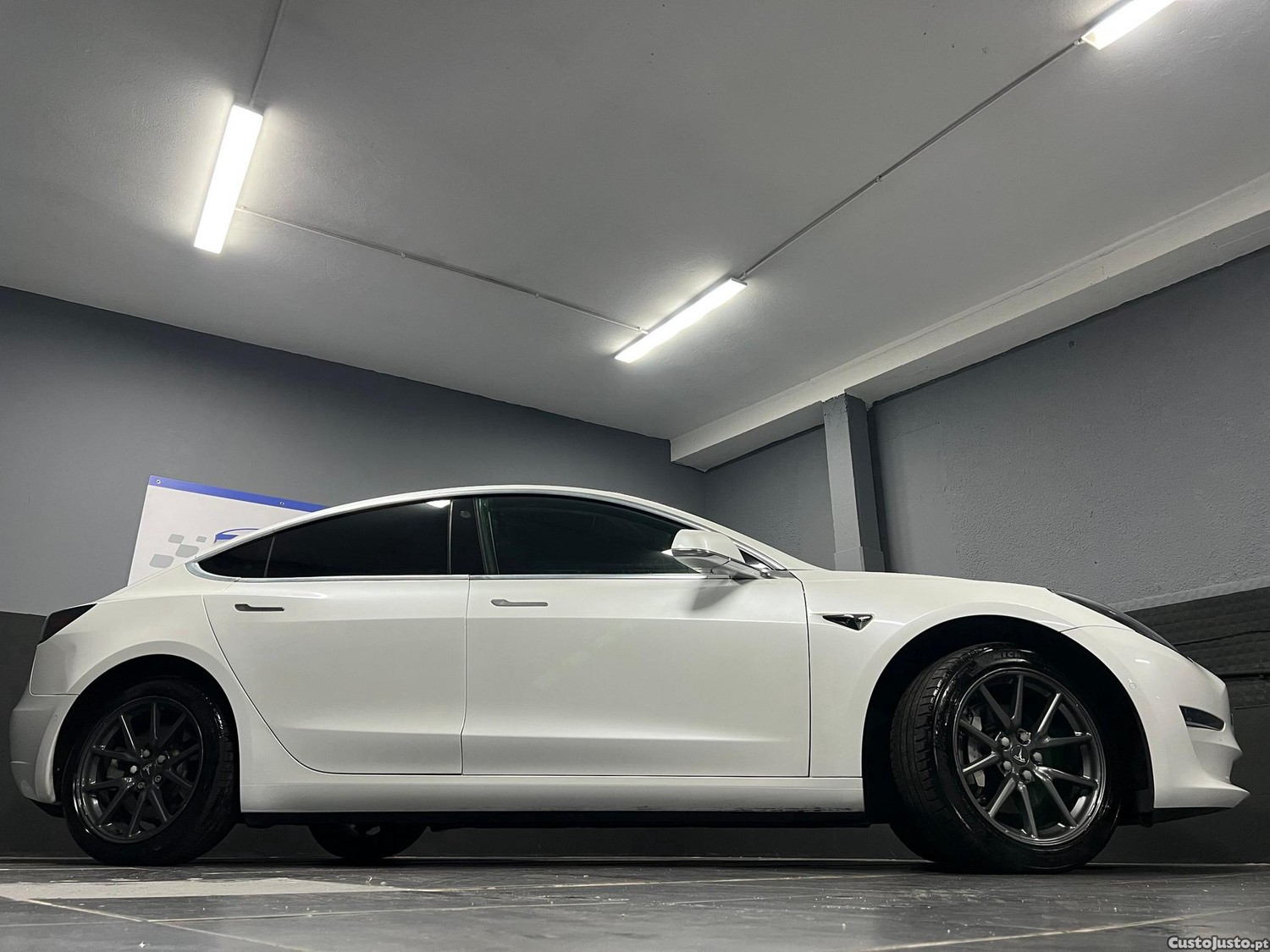 Tesla Model 3 Long-Range Dual Motor AWD — fotografia 23