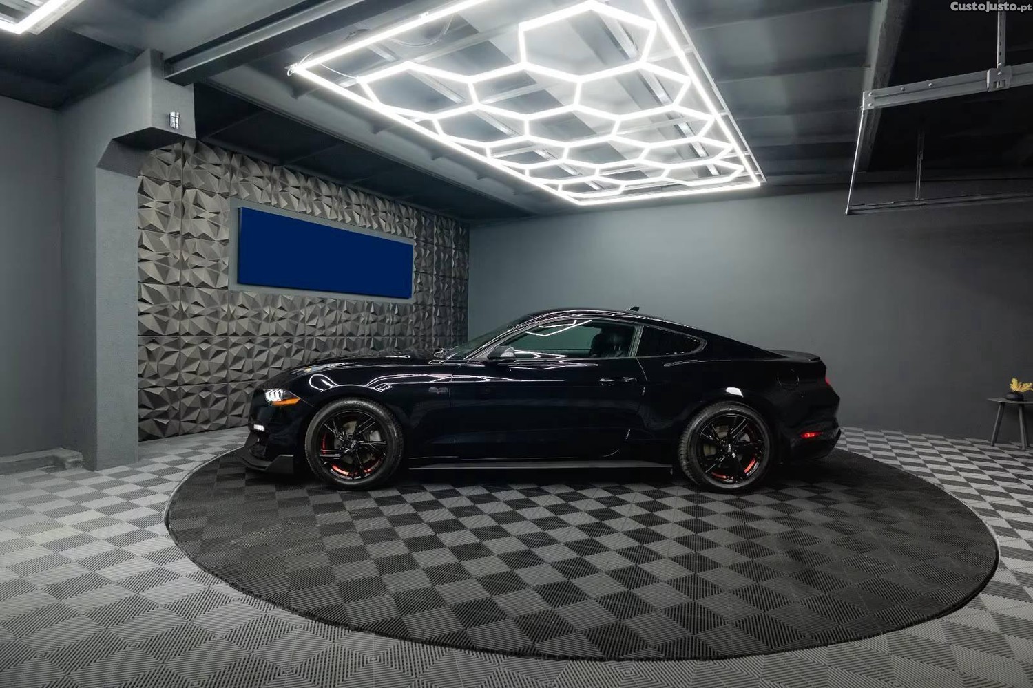 Ford Mustang 2.3 Shelby Coupe GT Package Dark Horse - 21 — photo 2