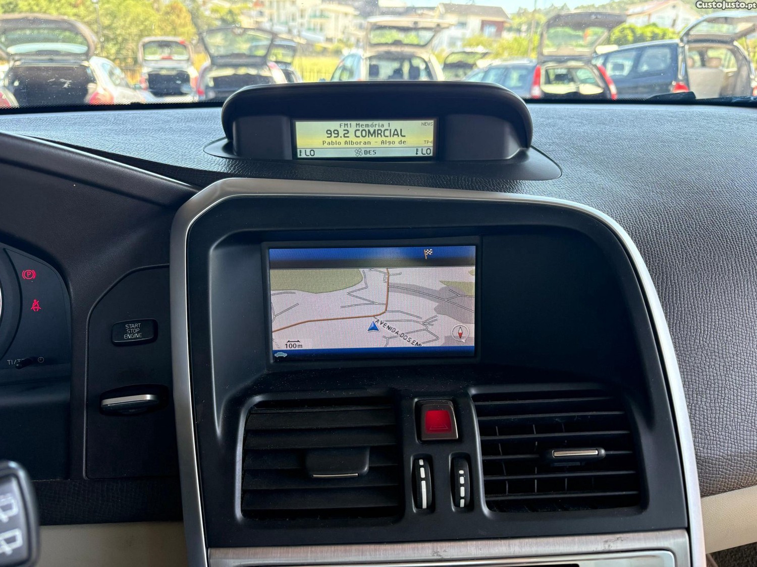 Volvo XC 60 2.4 D Drive Momentum — fotografia 5