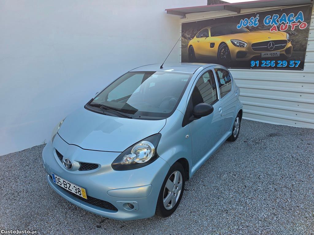 Toyota Aygo 1.0i 68cv 07/2006 — fotografia 11
