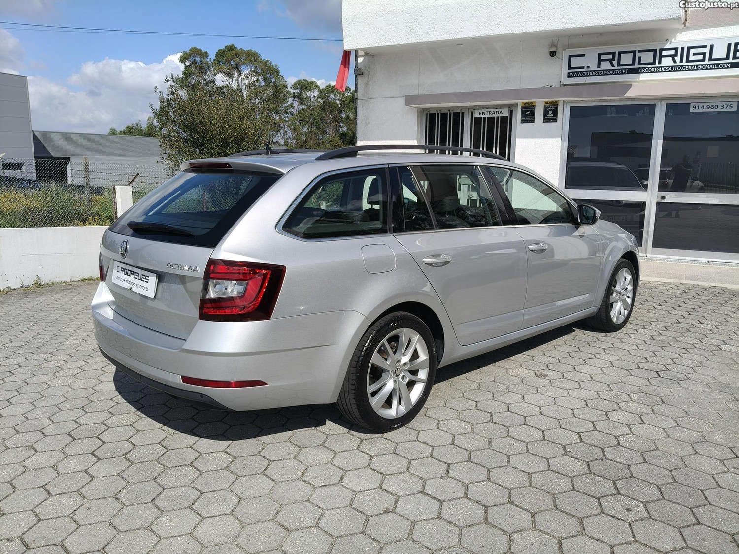 Skoda Octavia Break 1.6 TDi Style - 17 foto 4