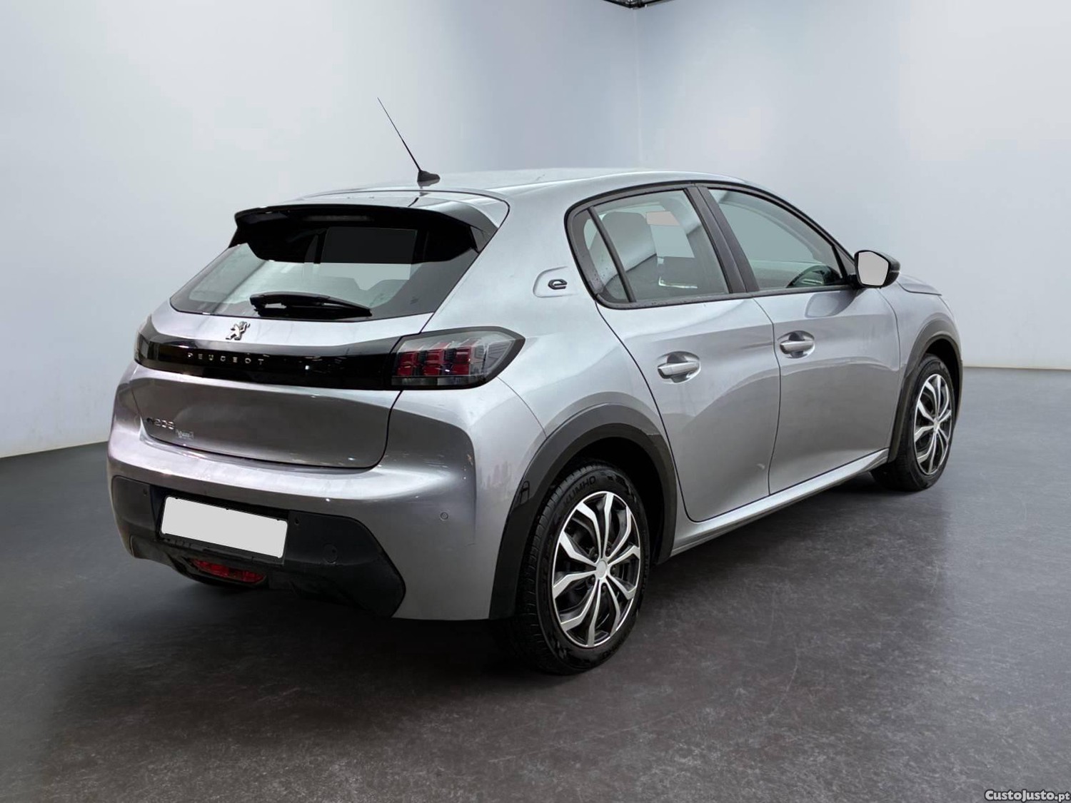 Peugeot 208 50 kWh Active - 20 — photo 2