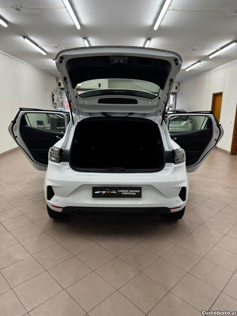 Renault Clio 1.0 TCe Evolution — fotografia 10