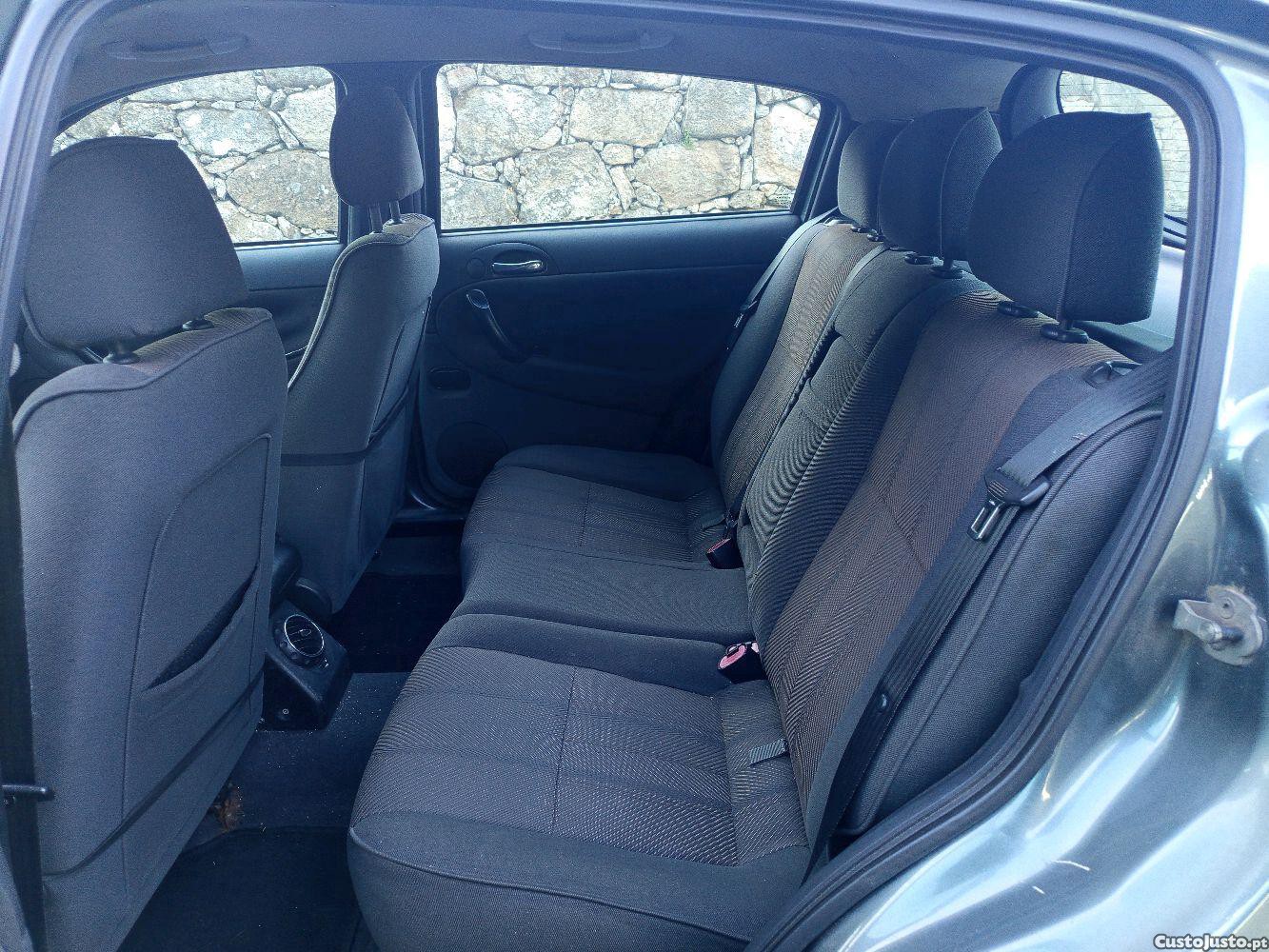 Alfa Romeo 147 1.9 JTD 115cv — fotografia 3