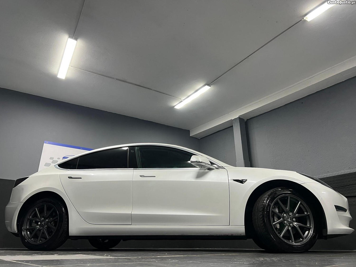 Tesla Model 3 Long-Range Dual Motor AWD — fotografia 22