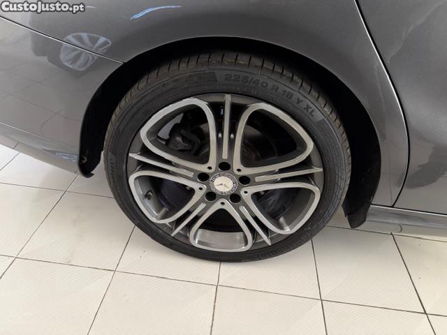 Mercedes-Benz CLA 200 D - 15 foto 5
