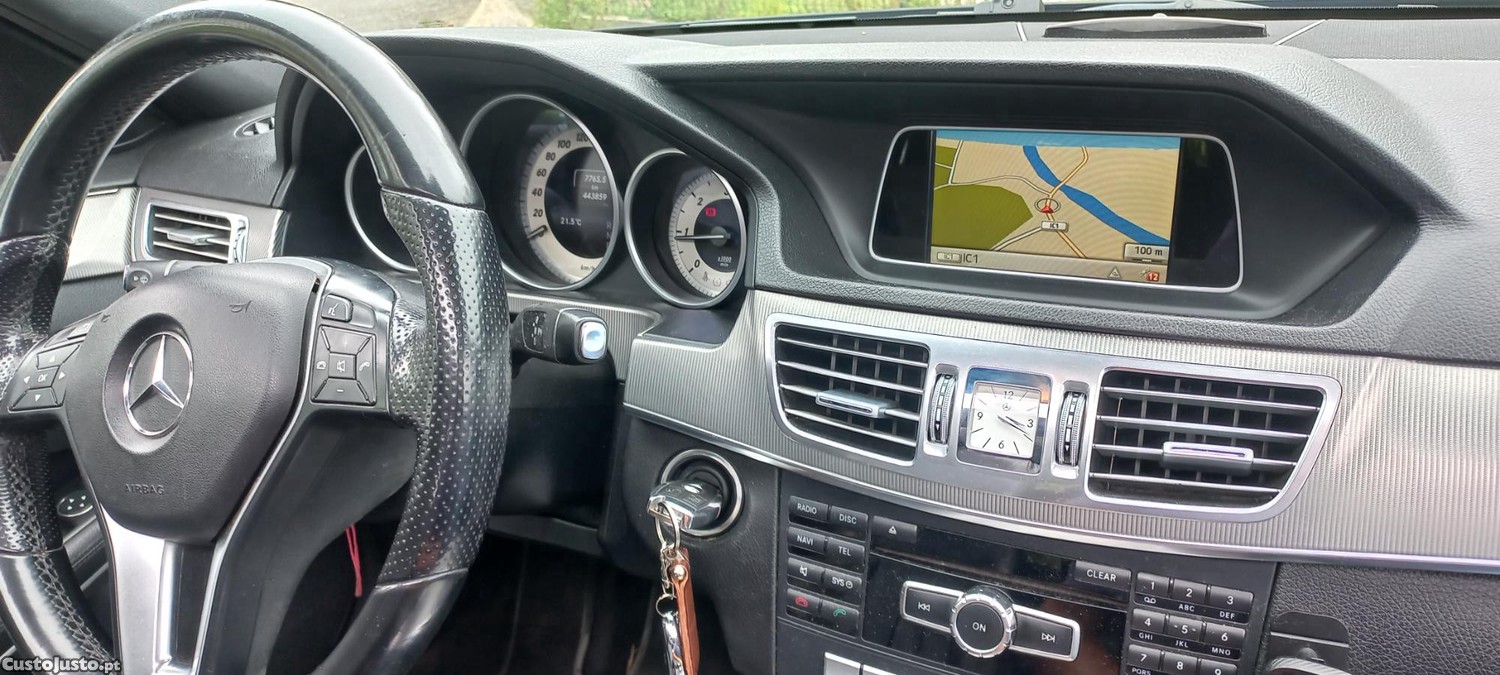 Mercedes-Benz E 220 170cv Avantgarde panorâmico — fotografia 6