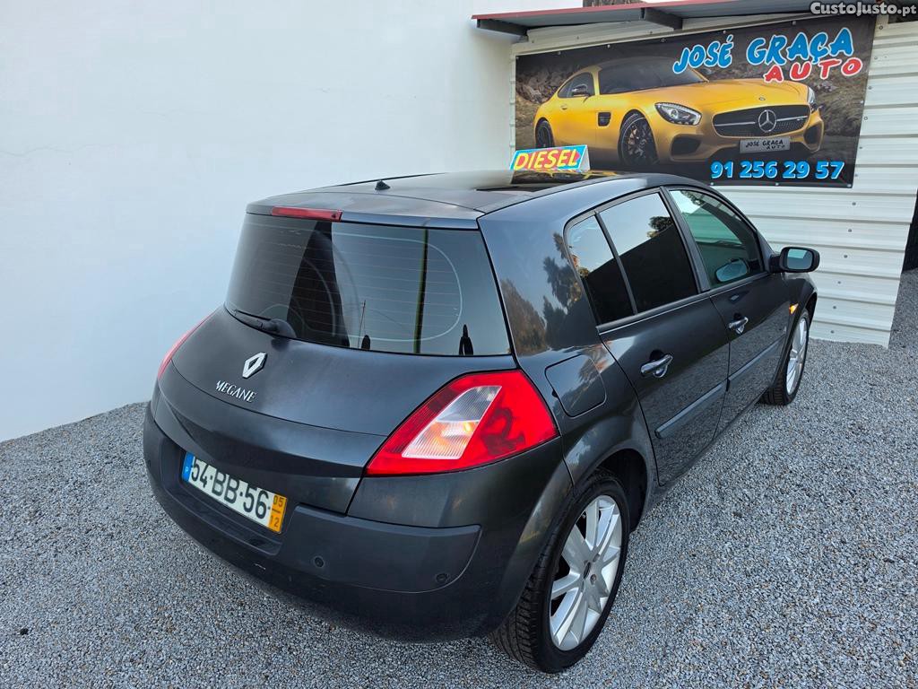 Renault Mégane 1.5Dci 106cv 12/2005 - 05 foto 3