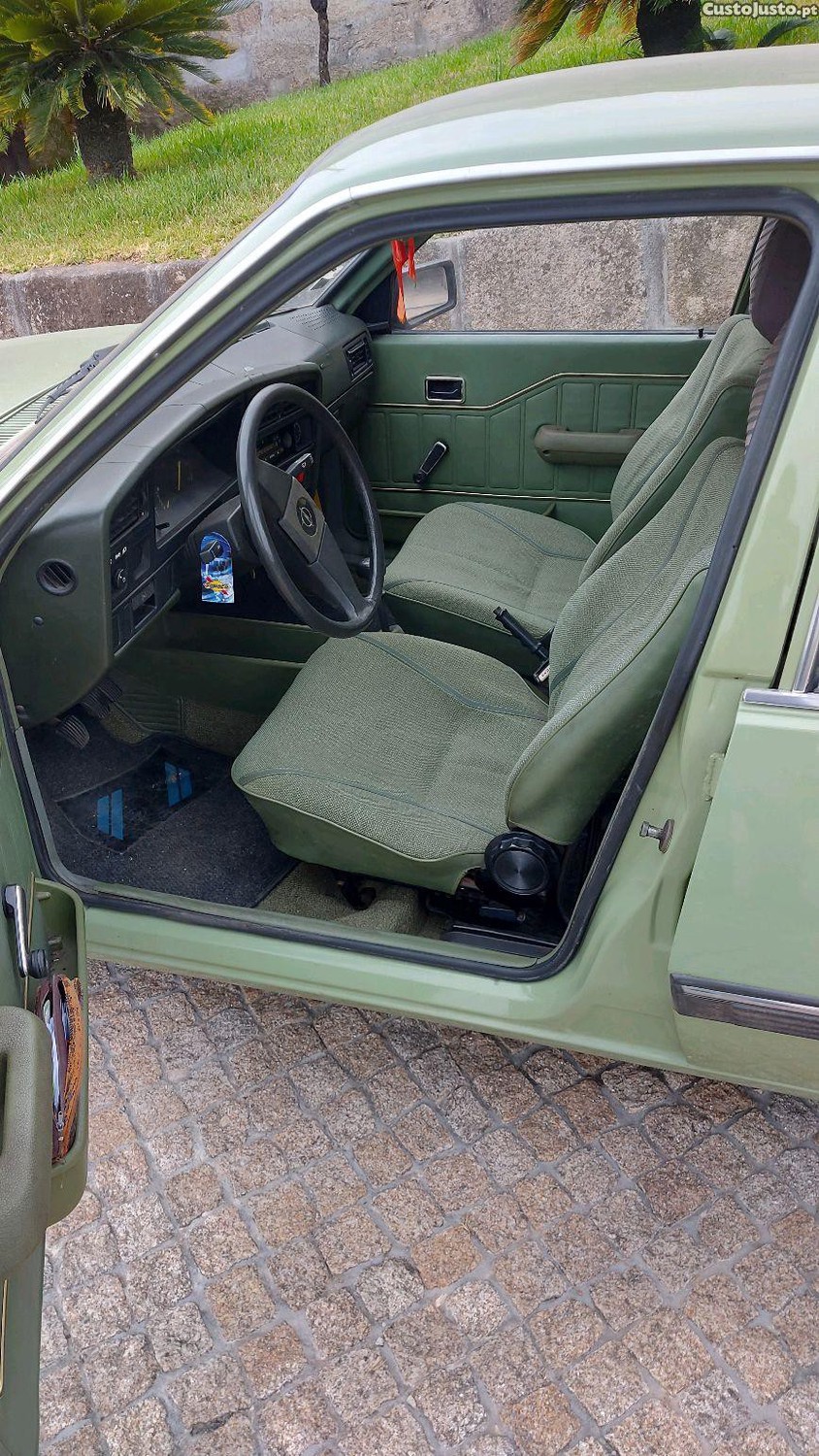 Opel Ascona 1.6 — fotografia 2
