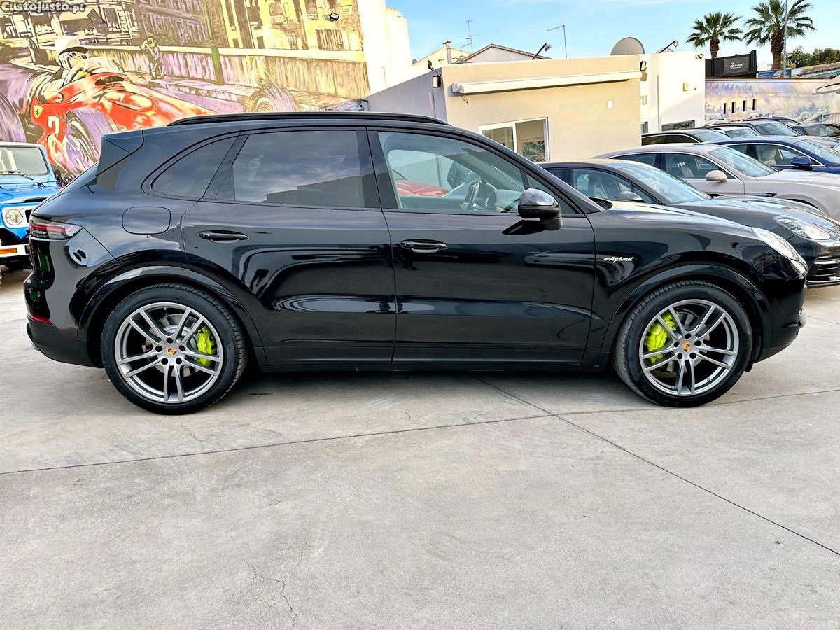 Porsche Cayenne E-Hybrid - 18 — photo 2