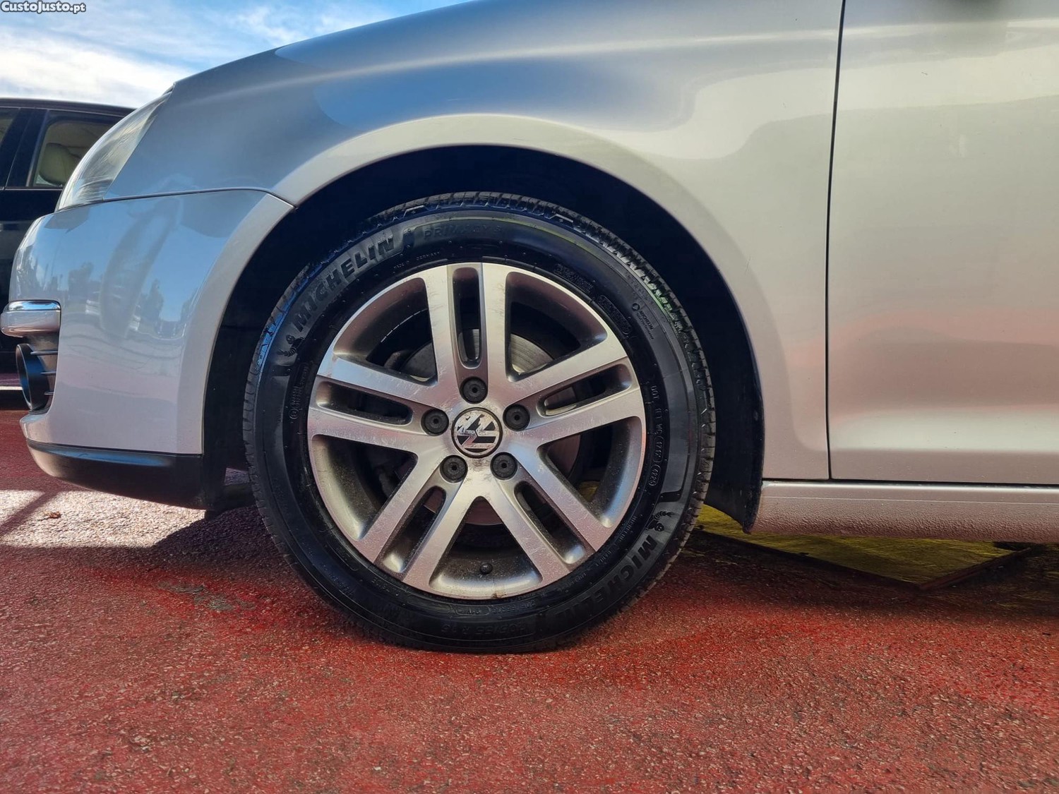 VW Jetta 1.9 TDi BlueMotion - 08 foto 2