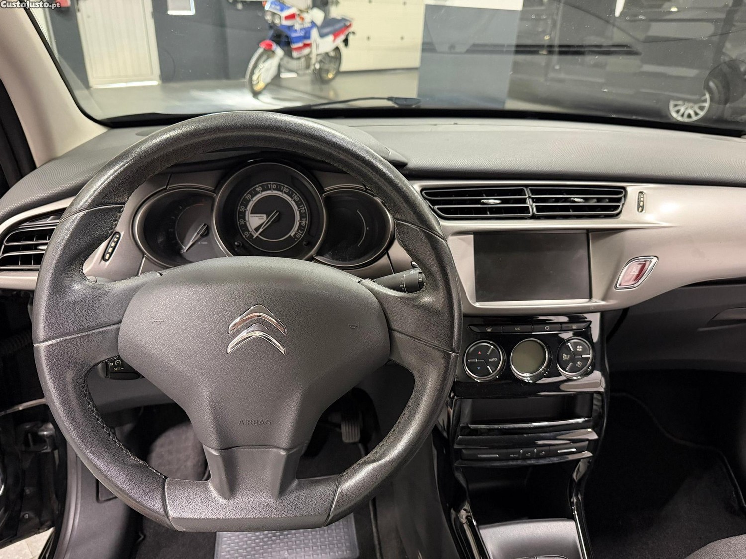 Citroën C3 1.6 BlueHDi Exclusive — fotografia 16