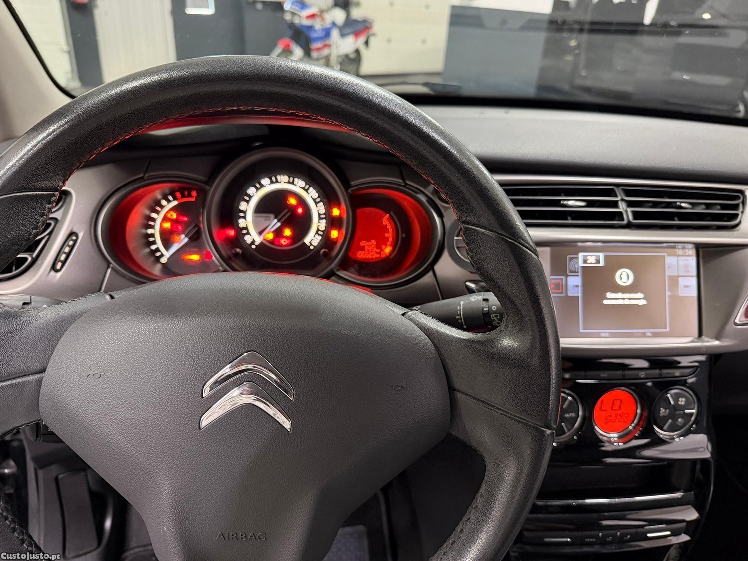 Citroën C3 1.6 BlueHDi Exclusive — fotografia 18