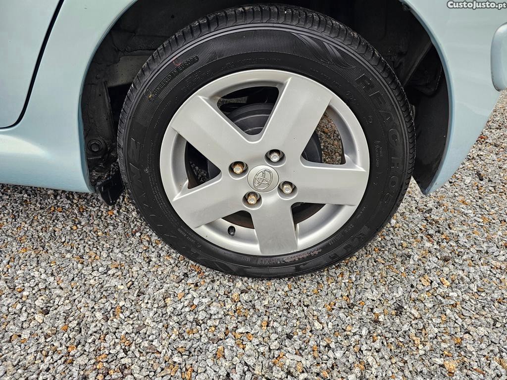 Toyota Aygo 1.0i 68cv 07/2006 — fotografia 7