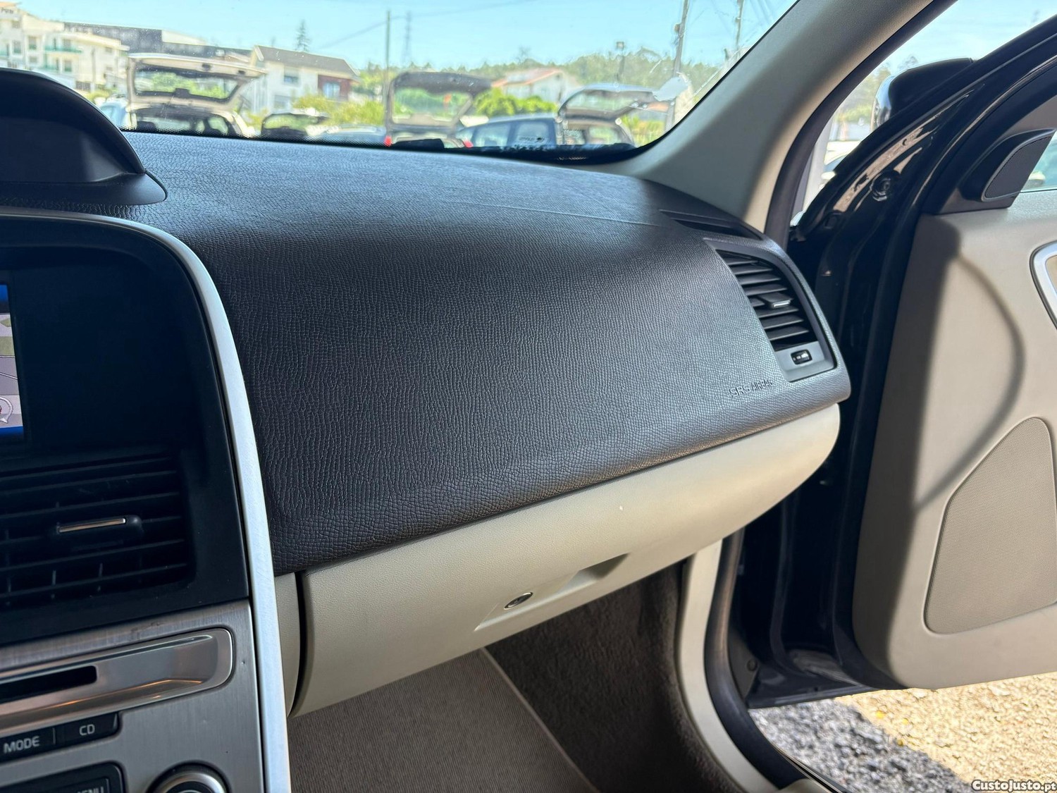 Volvo XC 60 2.4 D Drive Momentum — fotografia 2
