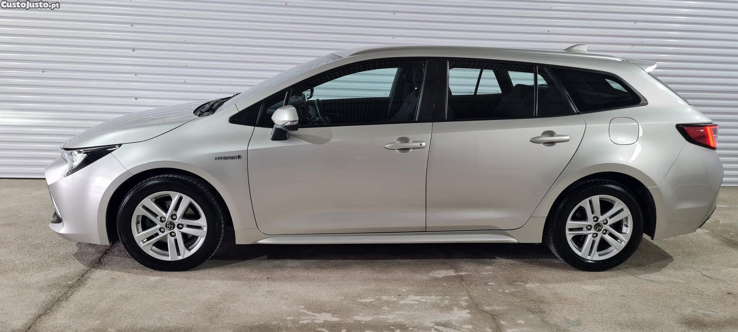 Toyota Corolla 1.8 Hybrid Comfort — fotografia 19