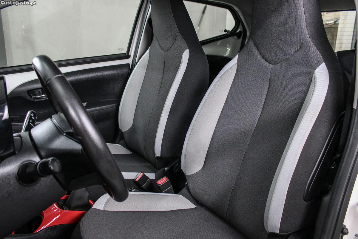 Toyota Aygo 1.0 X-Play+AC+X-Touch — fotografia 18