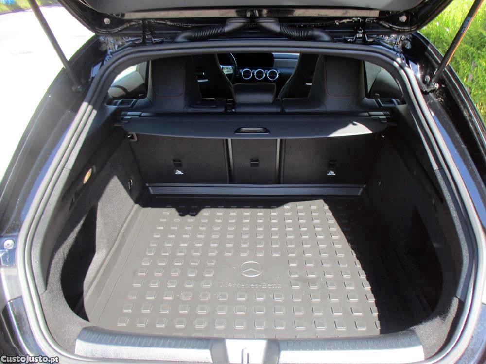 Mercedes-Benz CLA 180 d Shooting Brake AMG Line — fotografia 3