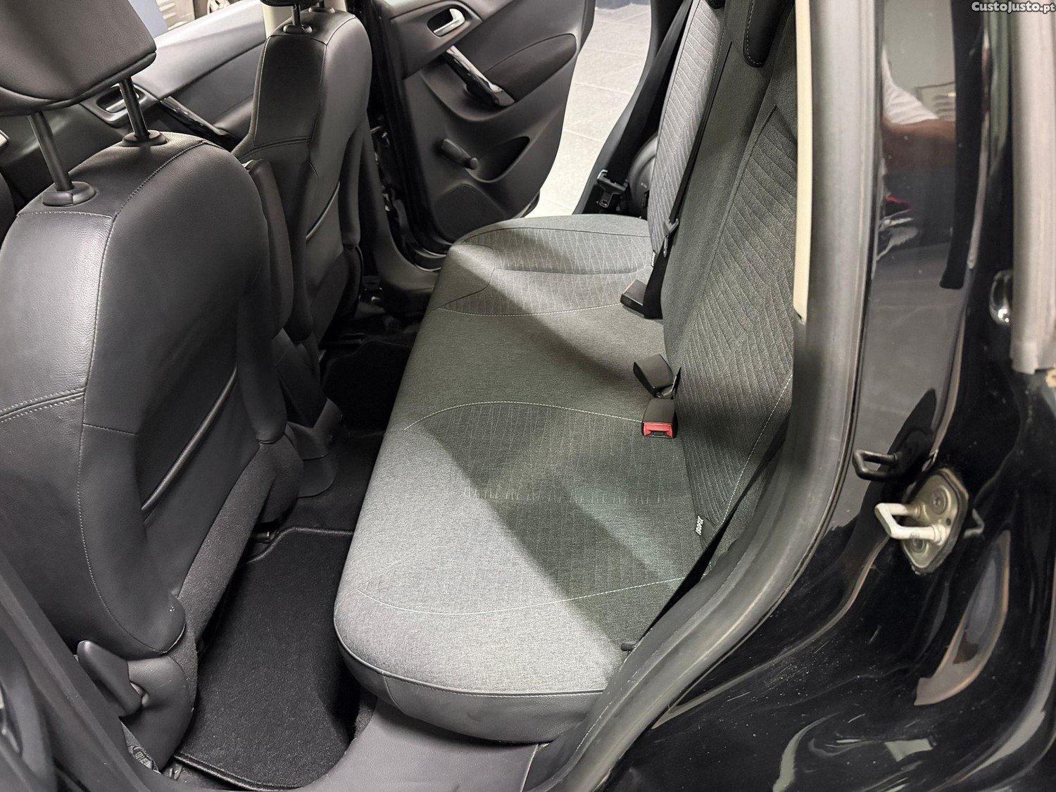 Citroën C3 1.6 BlueHDi Exclusive — fotografia 10