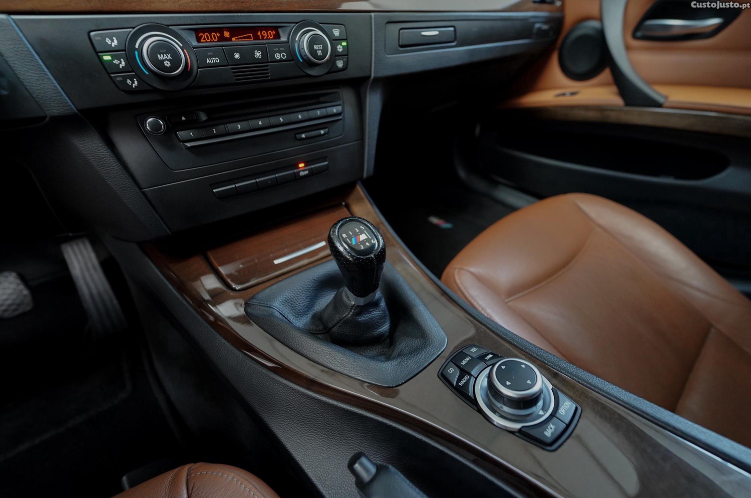 BMW 318 d E91 — fotografia 16