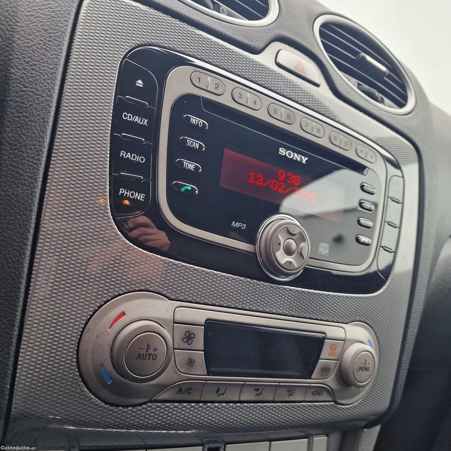 Ford Focus SW 1.6 TDCi Titanium — fotografia 20