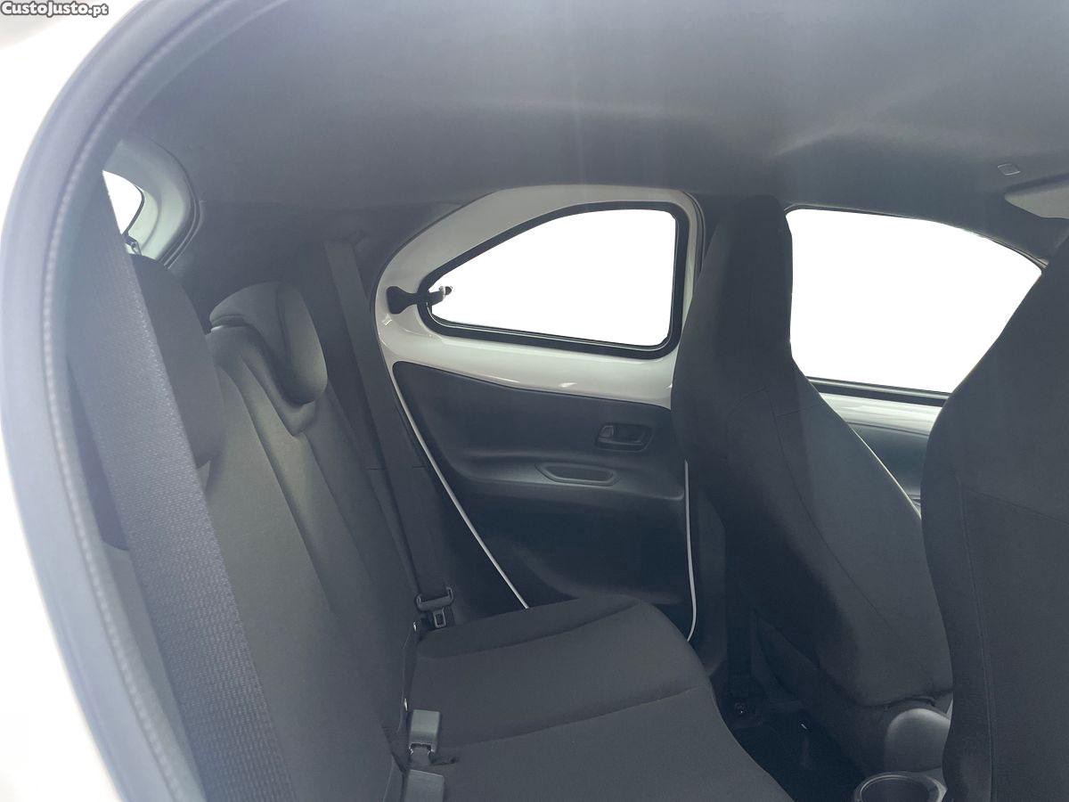 Toyota Aygo X 1.0 Play — fotografia 8