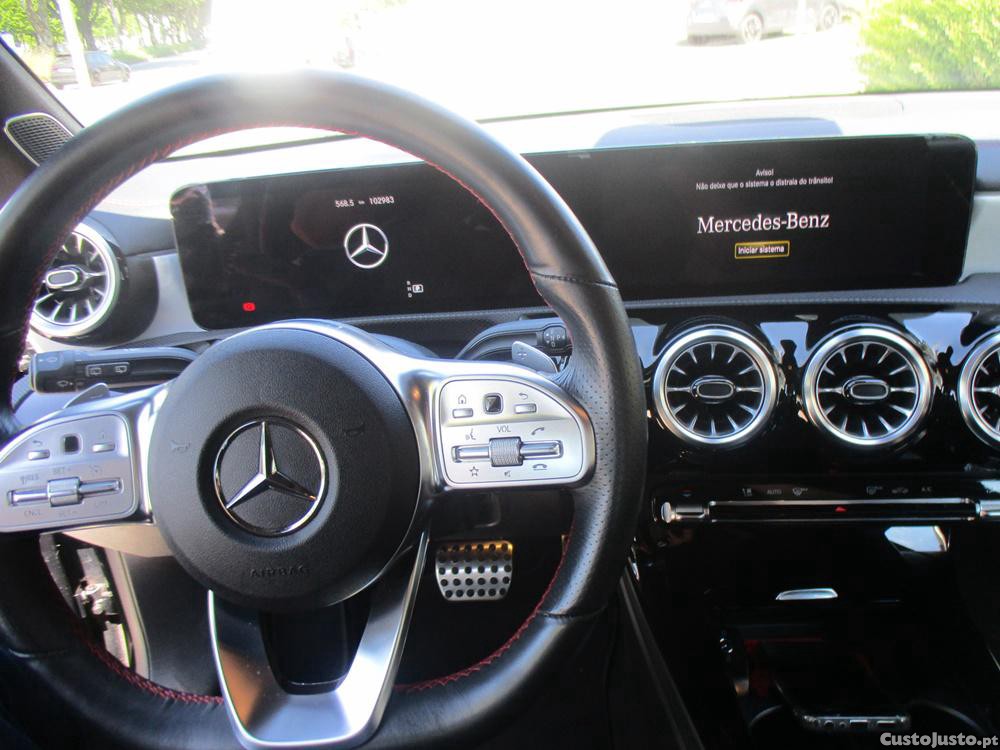 Mercedes-Benz CLA 180 d Shooting Brake AMG Line — fotografia 17