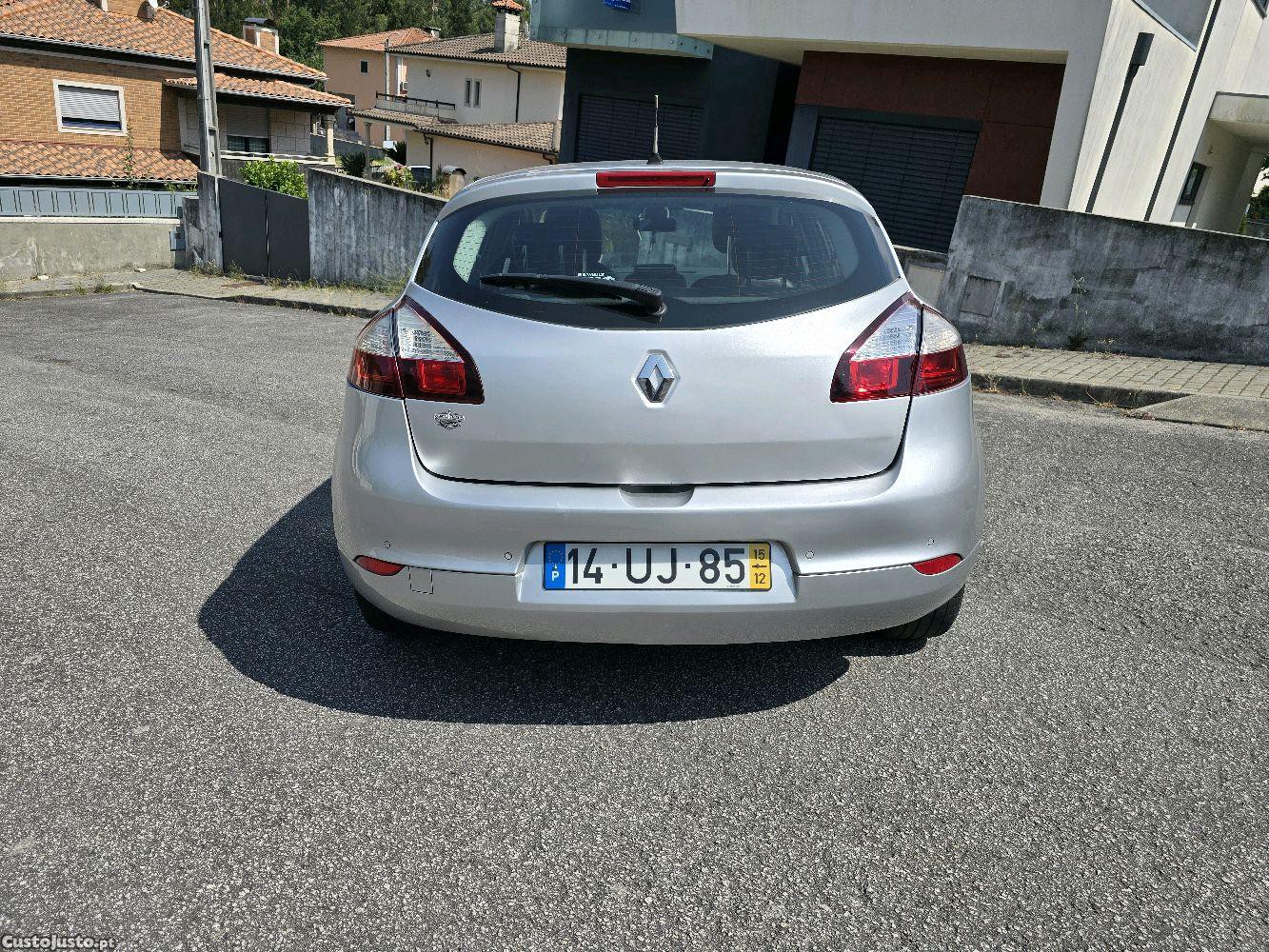 Renault Mégane megane lll 1.5 dci 110cv - 15 — photo 2