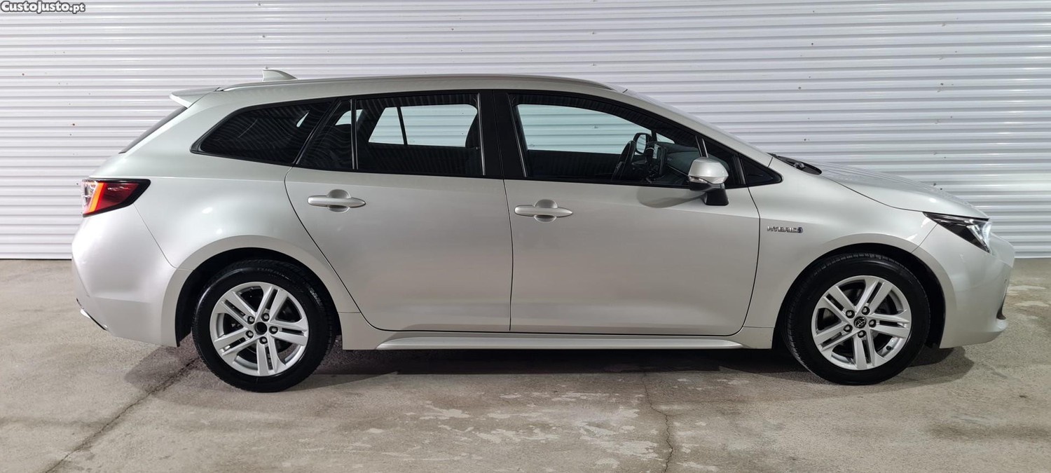 Toyota Corolla 1.8 Hybrid Comfort — fotografia 14