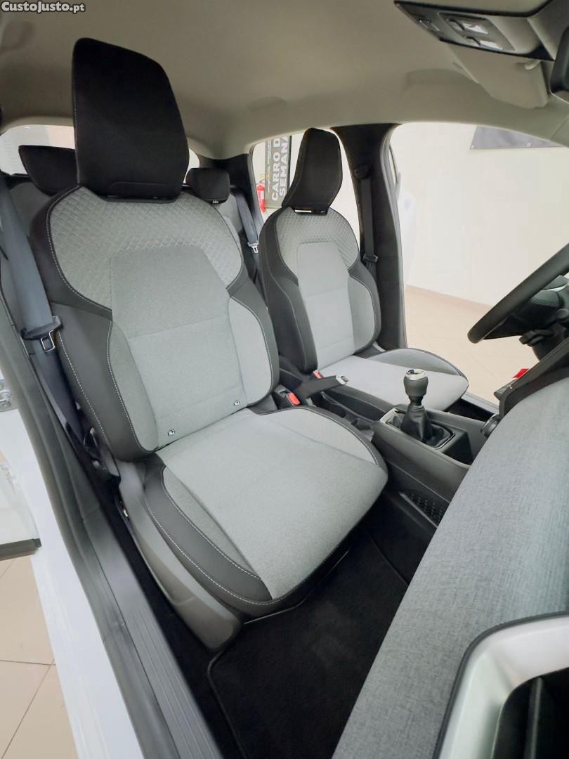 Renault Clio 1.0 TCe Evolution — fotografia 4