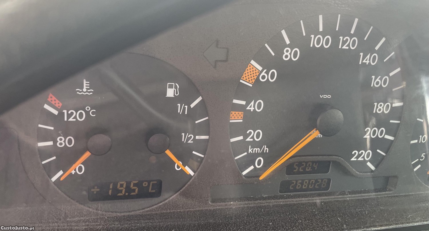 Mercedes-Benz C 200 Elegance — fotografia 4