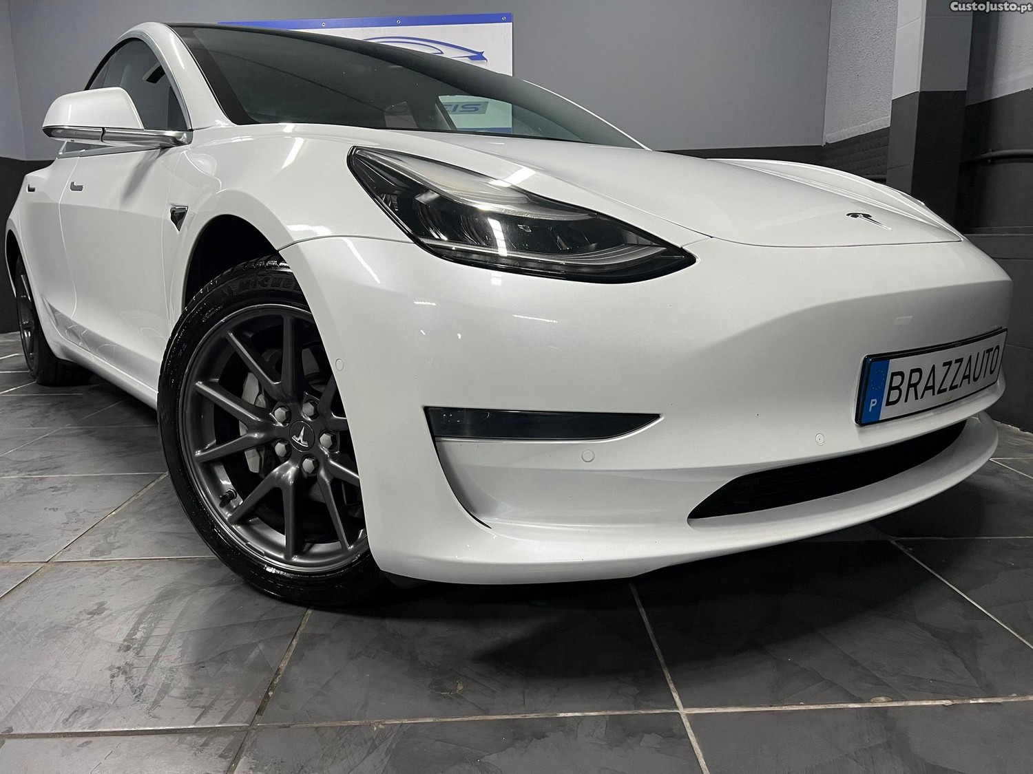 Tesla Model 3 Long-Range Dual Motor AWD — fotografia 28