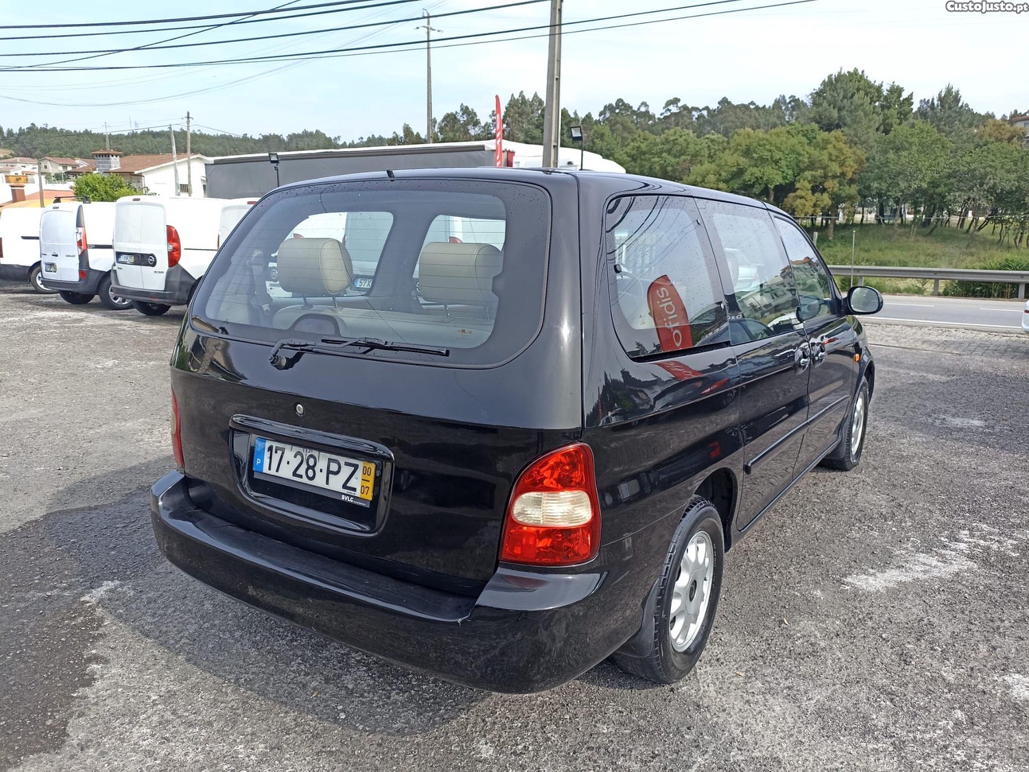 Kia Carnival 2.9 CRDI 7 Lug — fotografia 22