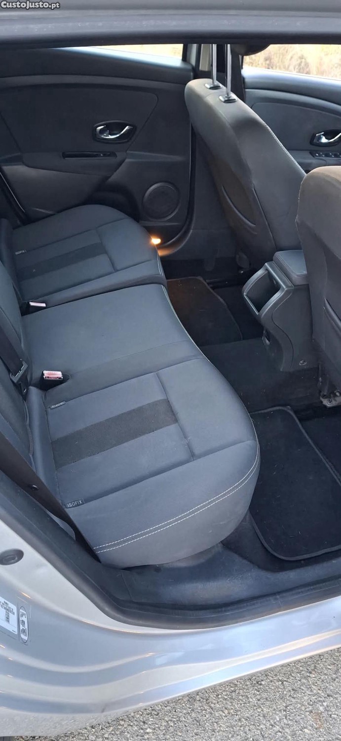Renault Mégane SPORT TOURER DYNAMIQUE — photo 4