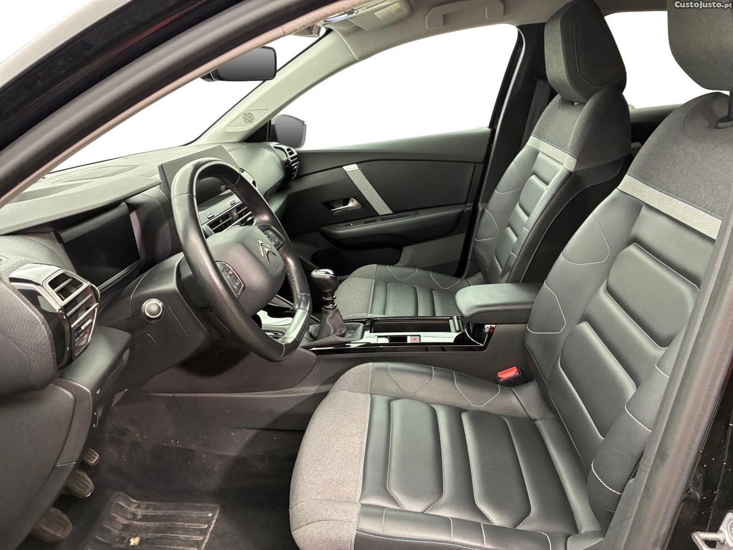 Citroën C4 1.2 PureTech Shine - 22 — photo 3