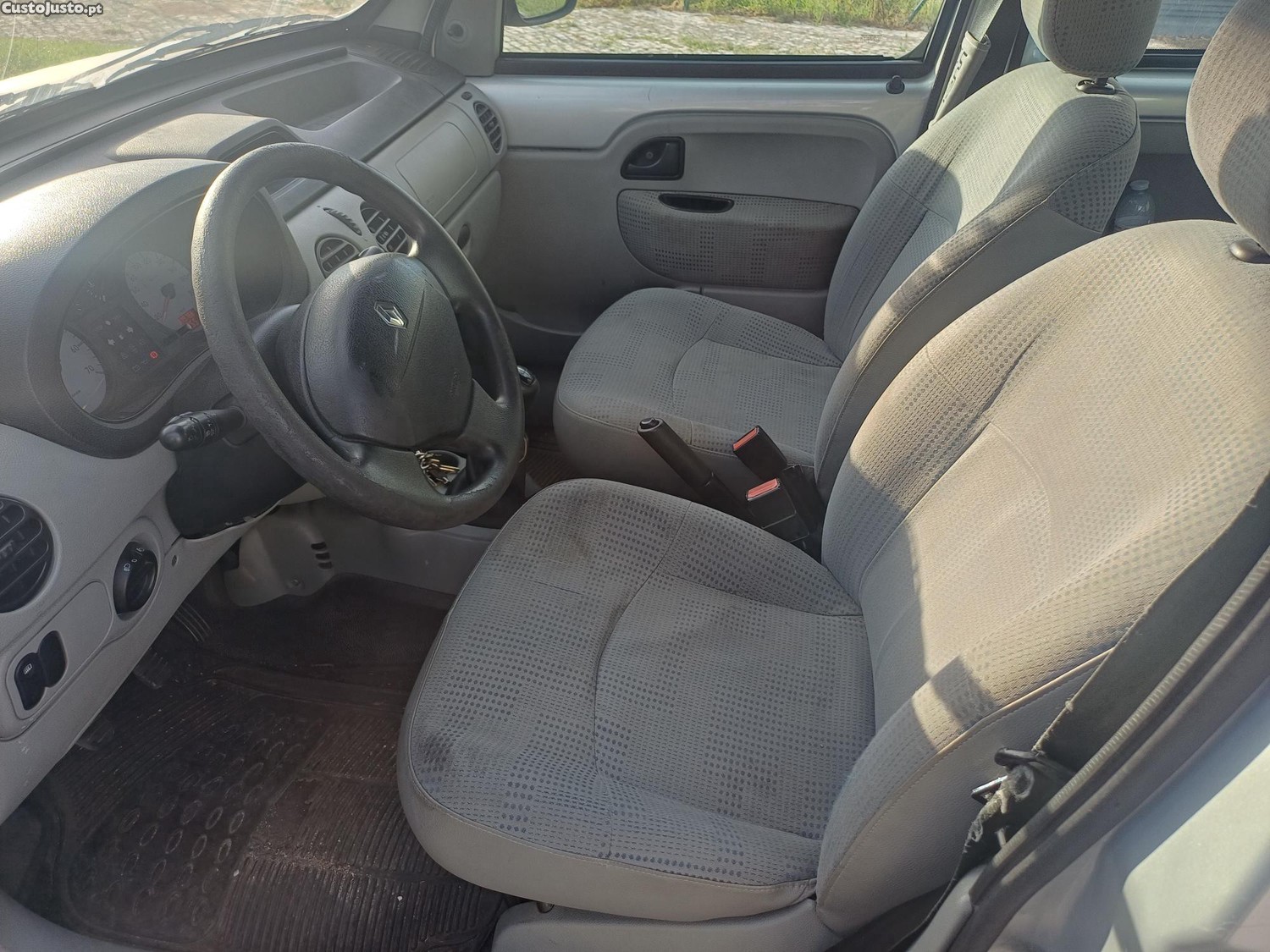 Renault Kangoo 1.5 dci 5 lugares - 06 — photo 2