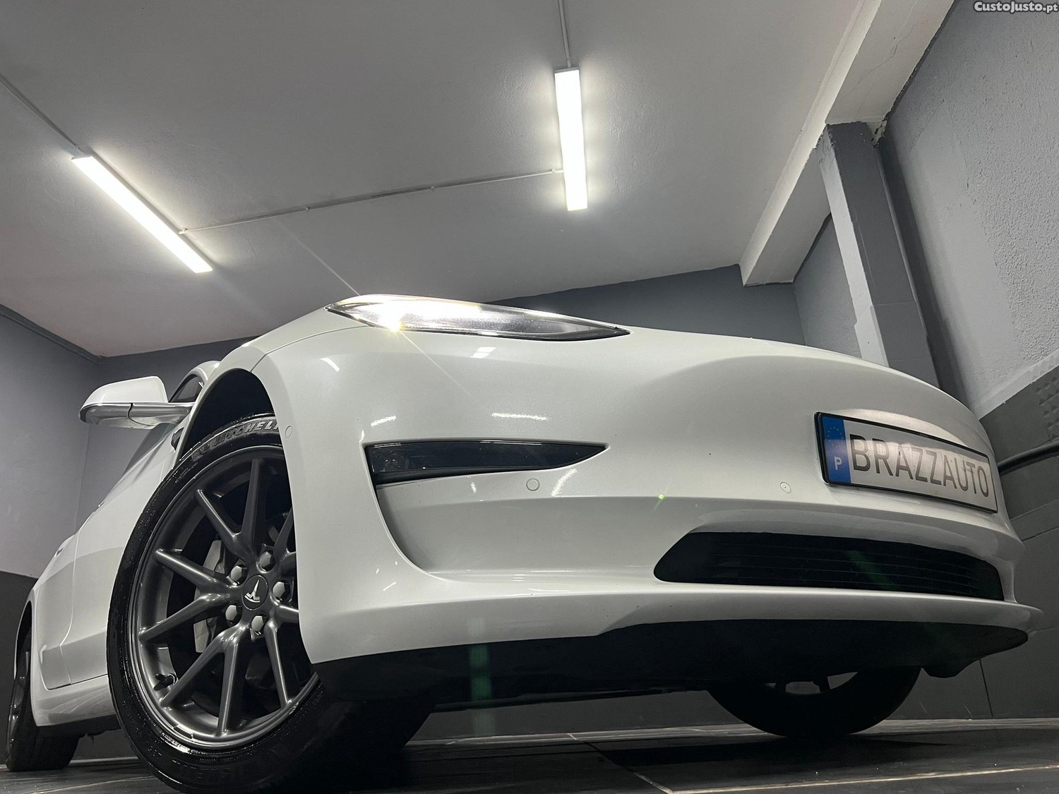 Tesla Model 3 Long-Range Dual Motor AWD — fotografia 19