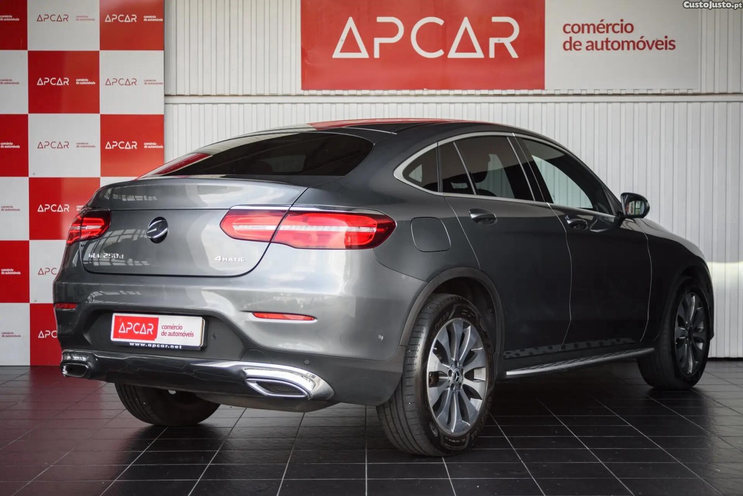 Mercedes-Benz GLC 250 d Coupé AMG Line 4-Matic - 19 — photo 3