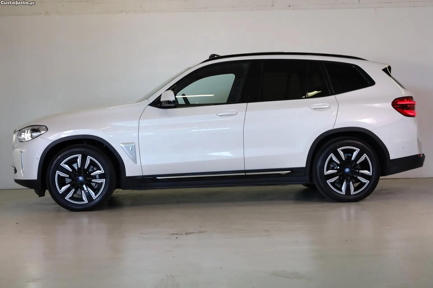 BMW iX3 Inspiring - 21 — photo 4