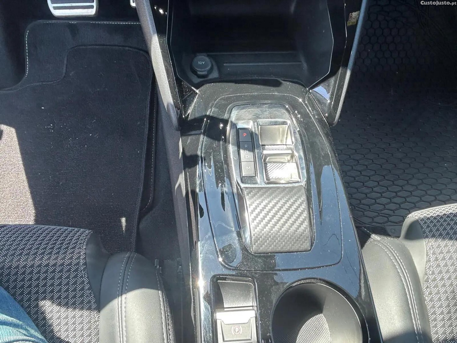 Peugeot 208 1.2 PureTech GT EAT8 — fotografia 7