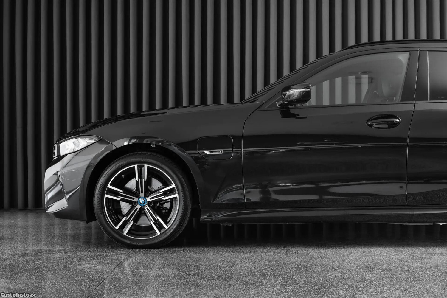 BMW 320 e Pack M Auto - 22 — photo 4