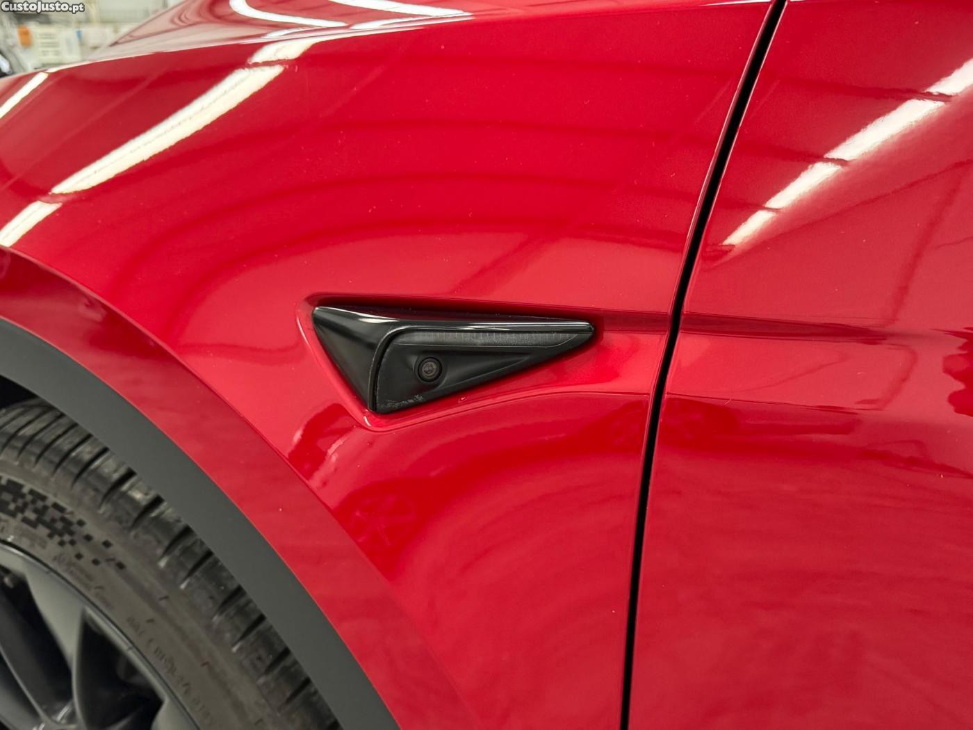 Tesla Model Y Long Range Tração — fotografia 14