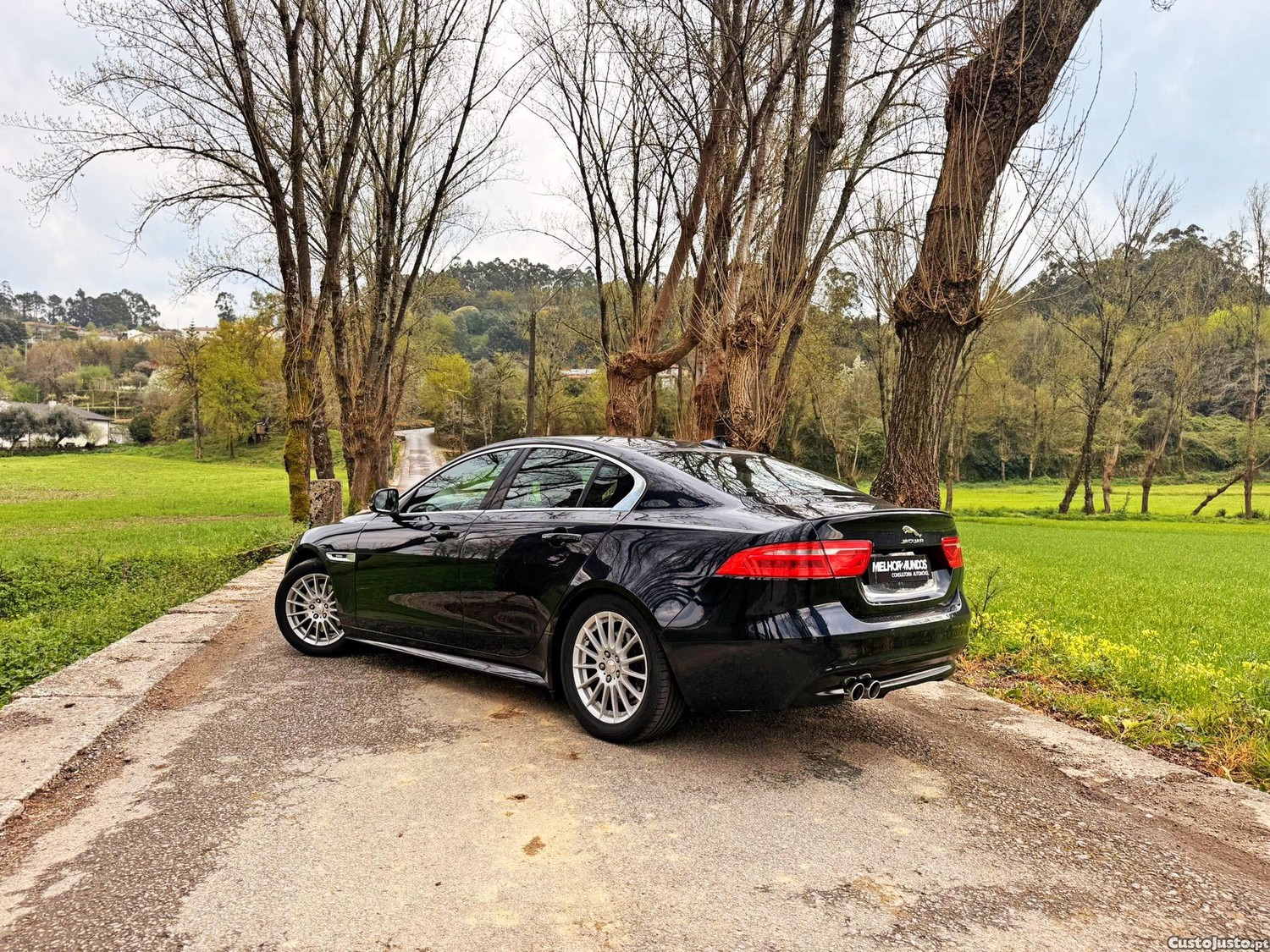 Jaguar XE 2.0 D R-Sport Aut. - 19 foto 2