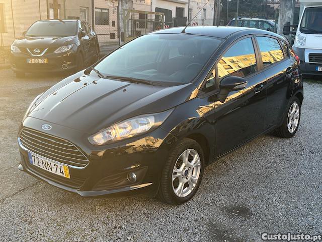 Ford Fiesta 1.5 TDCI — fotografia 12