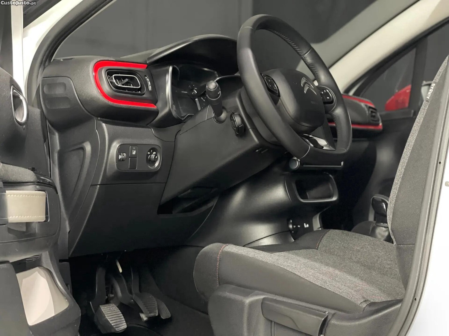 Citroën C3 1.2 Puretech Shine - 19 — photo 2