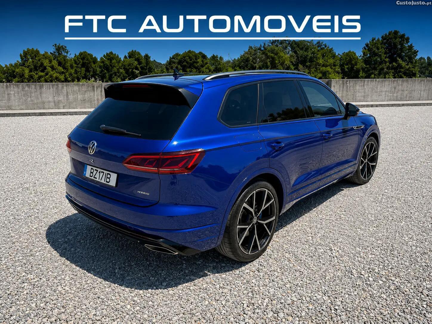 VW Touareg 3.0 TSI e-Hybrid R - 20 — photo 4