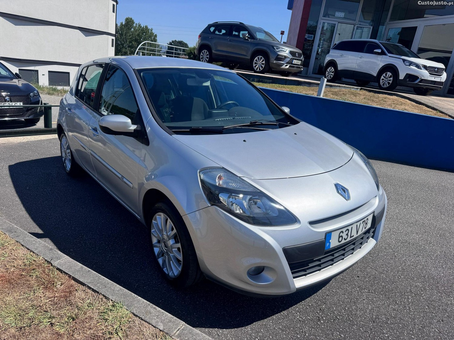Renault Clio 1.2 TCE Dynamique S — fotografia 9