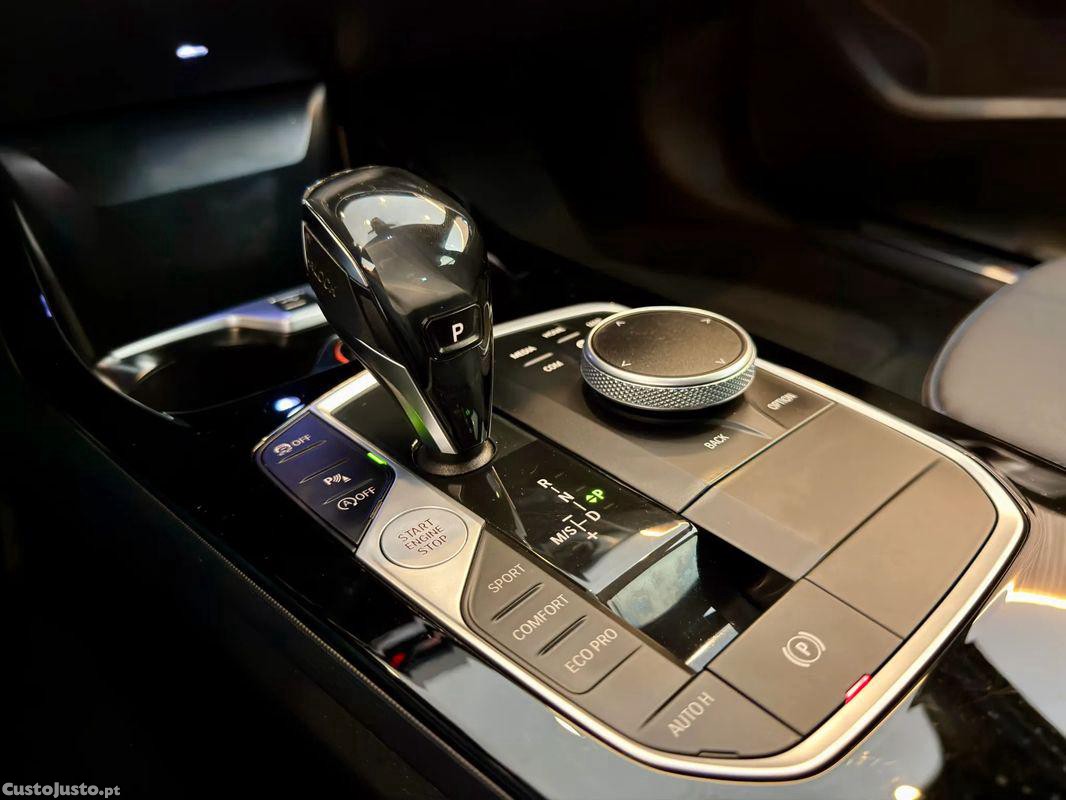 BMW 116 d Advantage Auto — fotografia 15